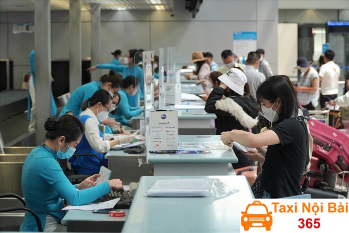 Hướng dẫn cách làm thủ tục (check-in) tại sân bay Tân Sơn Nhất ga quốc tế